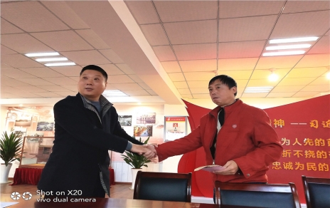 给坚持原则忠于职守的职工点个大大的赞！